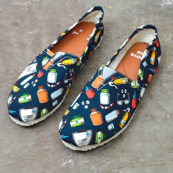 Groove Bags PHARMACIST Print Canvas Slip On Shoes, Size 8 NEVER WORN - Picture 1 of 9